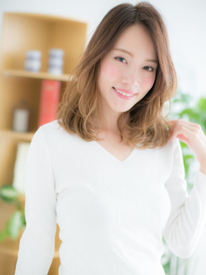 暖色系カラー×ラフニュアンス抜け感ヘア