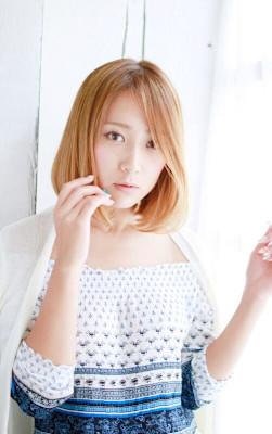 外国風ハイトーンボブ