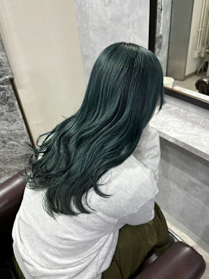 ターコイズグリーン、ブリーチ