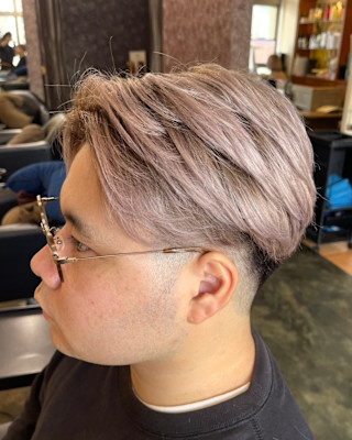 【周りと同じが嫌な方へおすすめ！】メンズブリーチカラー