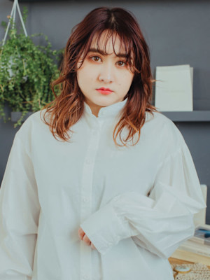 大人可愛いミディアムヘア