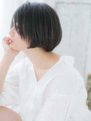 【博多 美容室Blue】 前下がりワンサイドショートb