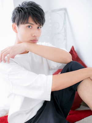 くせ毛風パーマでモテ髪に！b