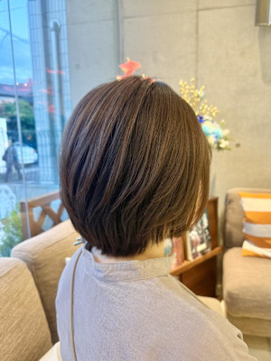 首をきれいに見せる冬の最旬ショート