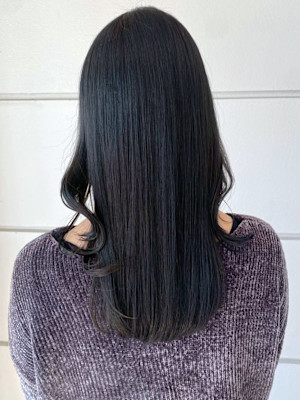 アッシュグレー 髪質改善カラー 艶髪ストレート セミロング
