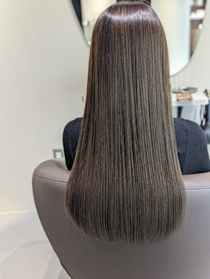 オリーブベージュ×髪質改善