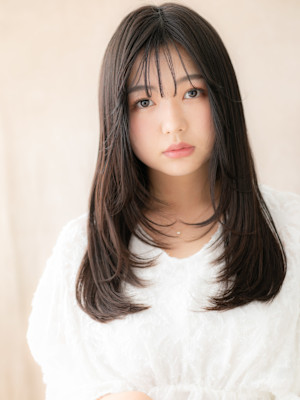 バタフライカット黒髪前下がり顔周りレイヤーロング30代40代