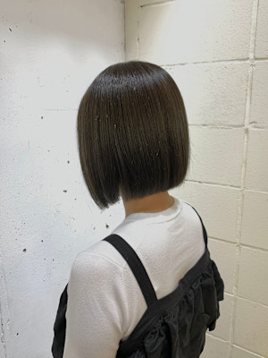 アッシュブラウンカラー×ボブ