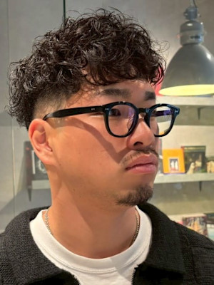 波巻きスパイラルパーマ 刈り上げ ツーブロック 眉毛カット