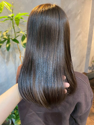 オリーブアッシュ 髪質改善 艶髪 縮毛矯正  顔周りカット