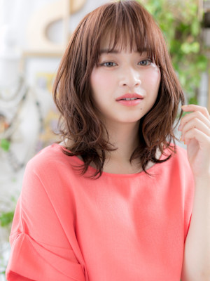 大人かわいいくせ毛風やわらかくびれミディ　リタッチカラー