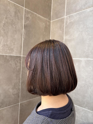 暖色カラーとボブスタイル