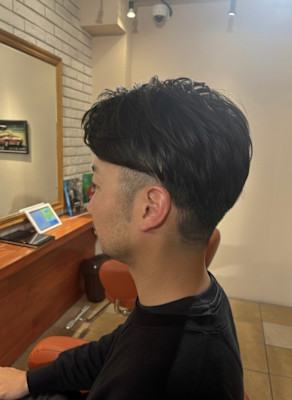 清潔感！大人のツーブロックかき上げマッシュ【022スタイル】