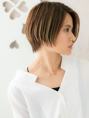 オレンジベージュハイライトかきあげ丸みショート20代30代