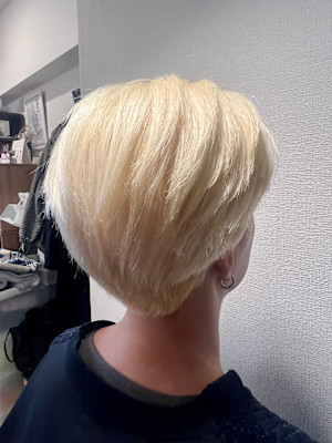 ブリーチ抜きっぱなしショート