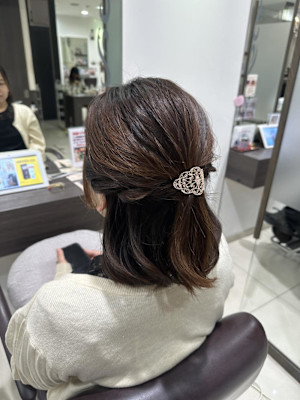 ハーフアップヘアー