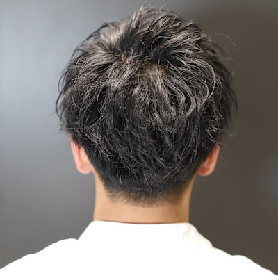 上げも下ろしも分けもいけるツイストパーマ