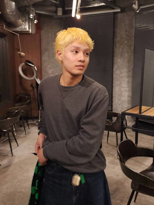 ブロンドヘアーマッシュショート ワンブリーチ ラフショート