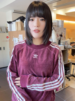 顔まわりレイヤーシャギーウルフミディアム