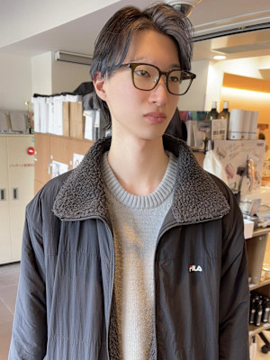 かきあげセンターパート前髪アッシュグレーインナーカラー