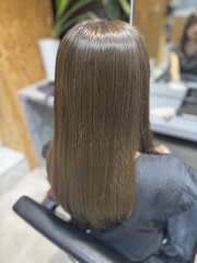 オリーブベージュ