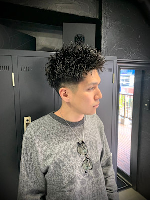 スパイキーショート×短髪×大人男性×ピンパーマ×フェード