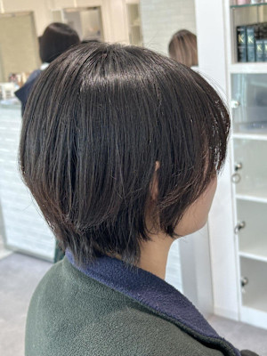 レディース外ハネショート