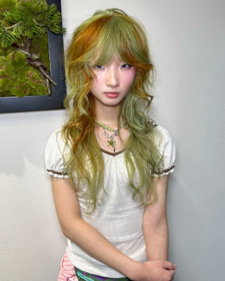 セクションカラー　デザインカラー　ブリーチカラー　原宿