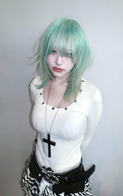 ミントカラー　デザインカラー　ケアブリーチカラー　表参道