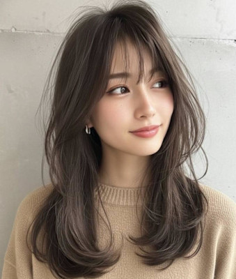 小顔セミディ・顔周りレイヤー×透明感グレージュ・くびれミディ