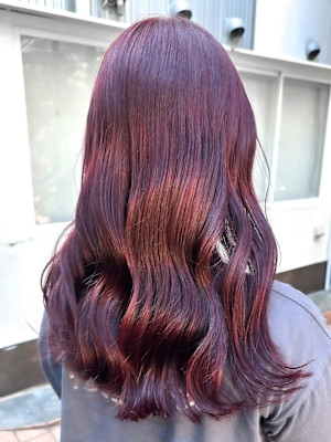 【白石】ブリーチなし赤髪ワインレッドロング艶カラー原宿