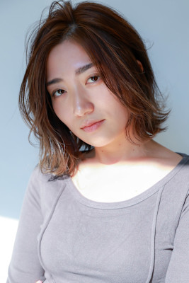 くびれボブ×柔らかブラウンカラー