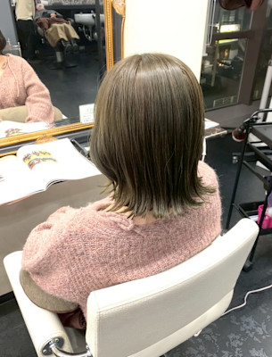 カーキグレージュ