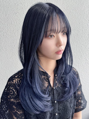 ネイビーカラー/ハイレイヤーカット/全頭ブリーチ