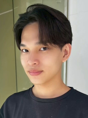 韓国風センターパート 眉毛カット 20代 フェザーパーマ