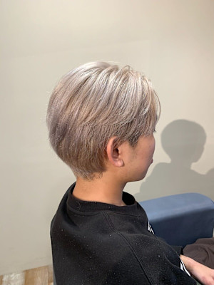 シルバーホワイトカラー