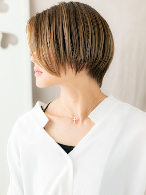 オレンジベージュハイライトかきあげ丸みショート20代30代