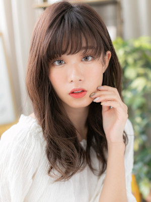 抜け感斜めバング韓国風巻きニュアンスパーマ　グレーブラウン