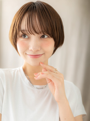 グレーブラウン似合わせカット丸みショートマッシュ20代30代