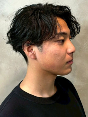 ニュアンスパーマ センターパート ツーブロックマッシュ