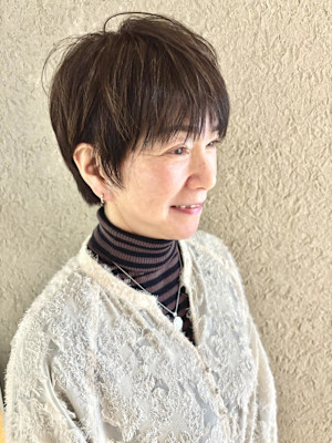 小顔ショートレイヤー