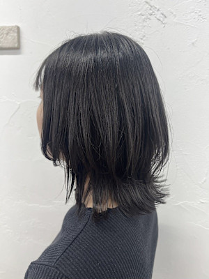 《yuzuki》ミディアムレイヤーボブ