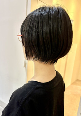 20代ショート　カラー無し　カットのみ