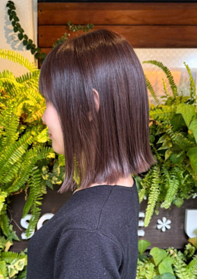 みずみずしい艶の外はねボブ