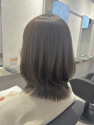 くびれミディアムオリーブグレージュカラー