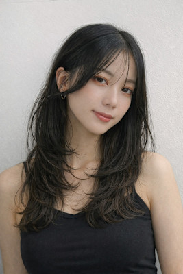 透明感カラー　髪質改善　くびれミディ　TOMOKI