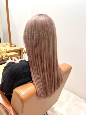 ペールピンクベージュ