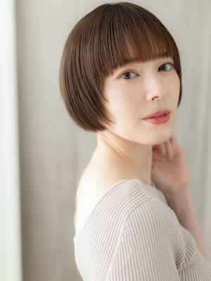 ぱっつん前髪レイヤーショートマッシュルームヘア30代40代