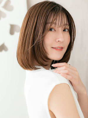 ココアラウン大人美人前下がりワンカール小顔ボブ30代40代