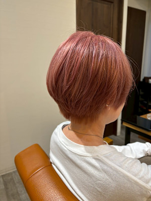 ピンクベージュ